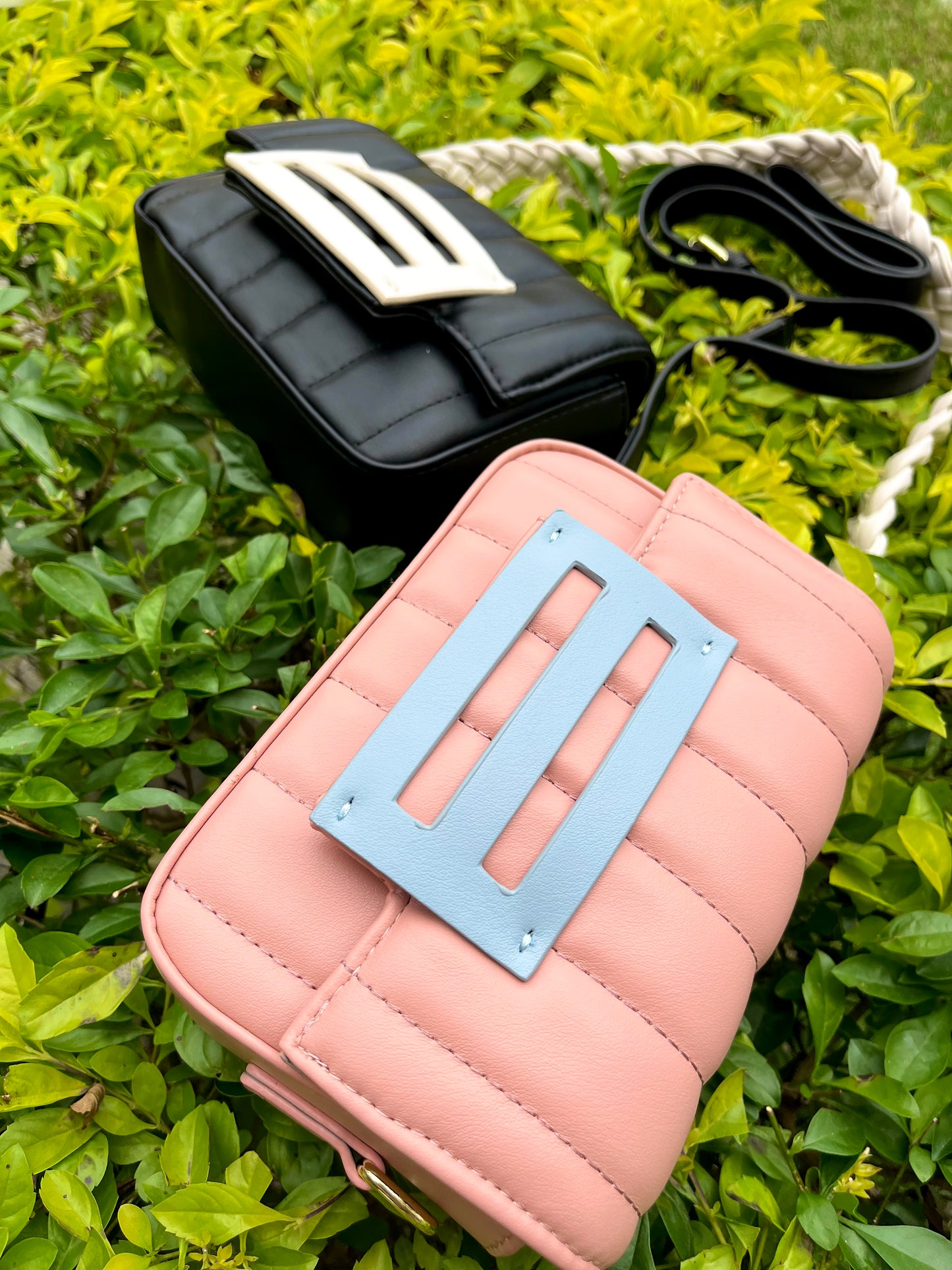Bolso mini bag, shoulder y crossbody color rosa y negro